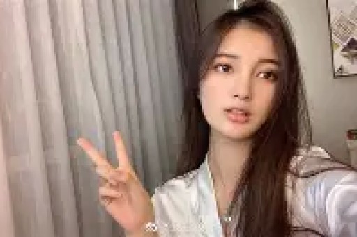 突发！知名女歌手演唱会现场两次晕倒最新回应