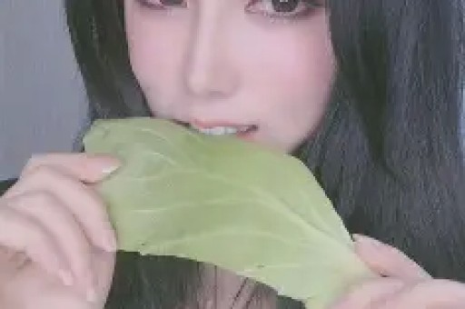 陪玩陪睡仅冰山一角！继关晓彤遭殃后千万网红再曝娱圈猛料