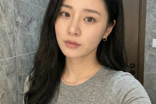 热搜 知名艺人宣布再婚